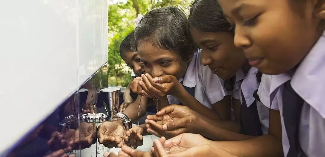 schoolkids-drinking-water-wide